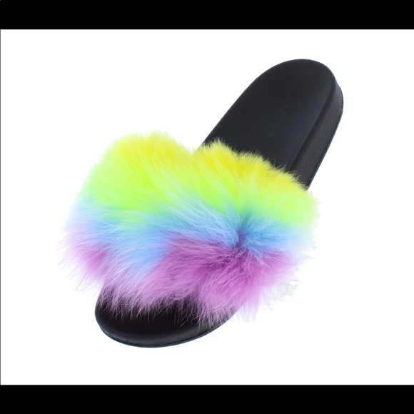 Fur Slippers - Picture 1 of 3
